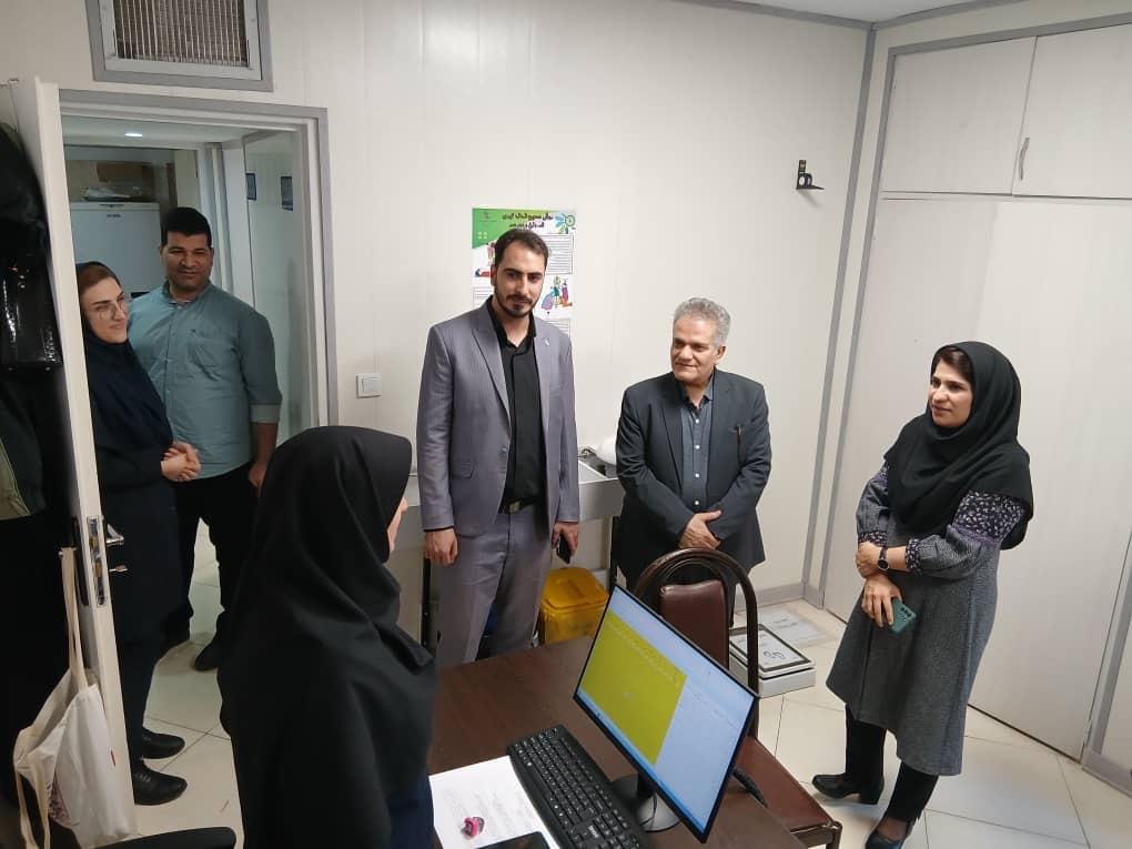 بازدید میدانی سرپرست شبکه بهداشت و درمان شهرستان قدس از مراکز خدمات جامع سلامت