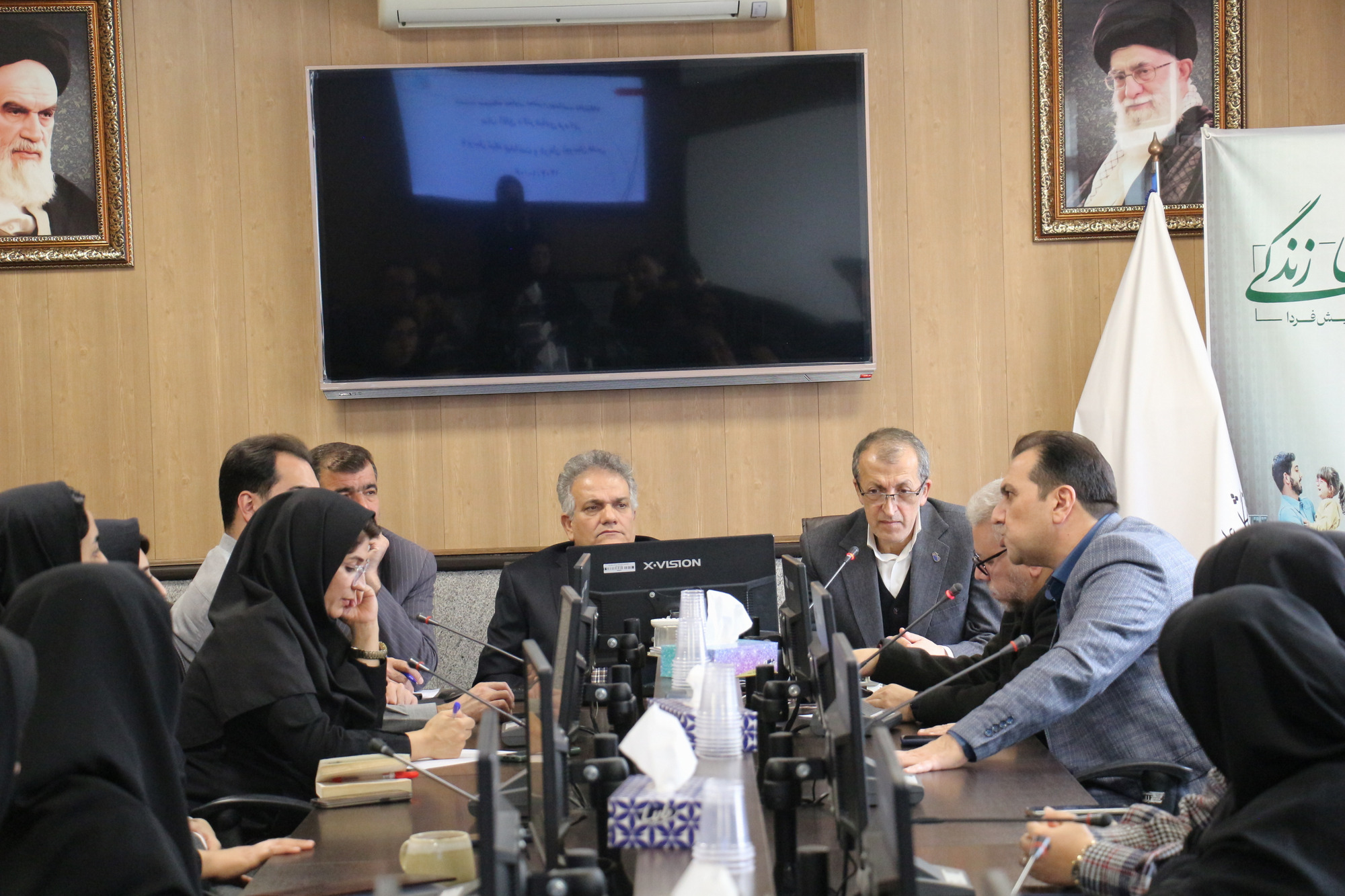 نشست صمیمانه معاون بهداشت دانشگاه علوم پزشکی ایران با پرسنل شبکه بهداشت و درمان شهرستان قدس برگزار شد.