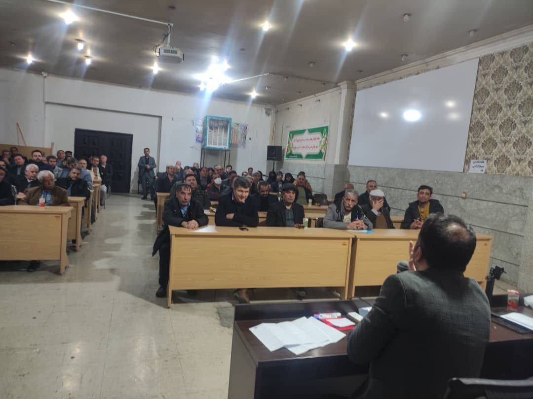 برگزاری جلسه آموزشی ویژه متصدیان واحدهای نانوایی سنتی شهرستان قدس در دی‌ماه سال ۱۴۰۴