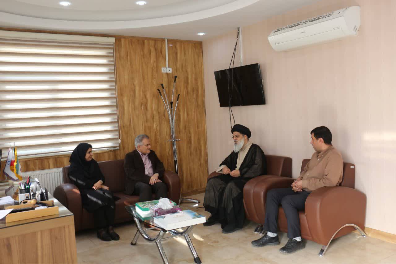 دیدار صمیمی دکتر غفوری  با امام جماعت شبکه بهداشت و درمان قدس