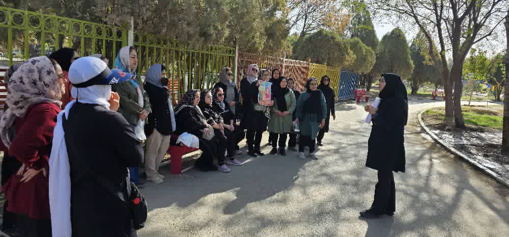 برگزاری برنامه‌های آموزشی و ورزش همگانی در پارک‌های سطح شهر به مناسبت هفته ملی سلامت زنان