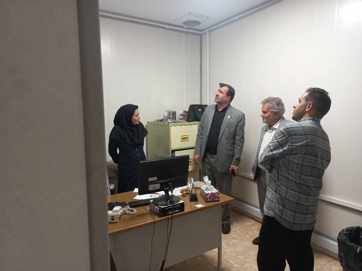 بازدید مدیر شبکه بهداشت و درمان شهرستان قدس از مراکز خدمات جامع سلامت حضرت علی‌اصغر (ع) و امام حسین (ع)