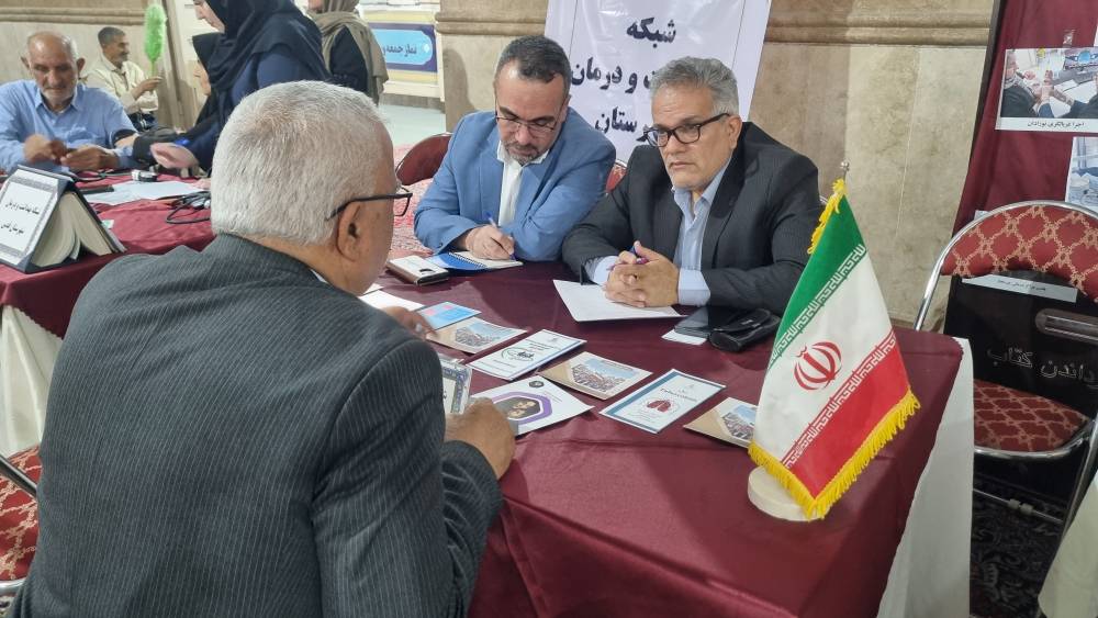 حضور شبکه بهداشت و درمان شهرستان قدس در میز خدمت هفته دولت و ارائه خدمات سلامت به شهروندان