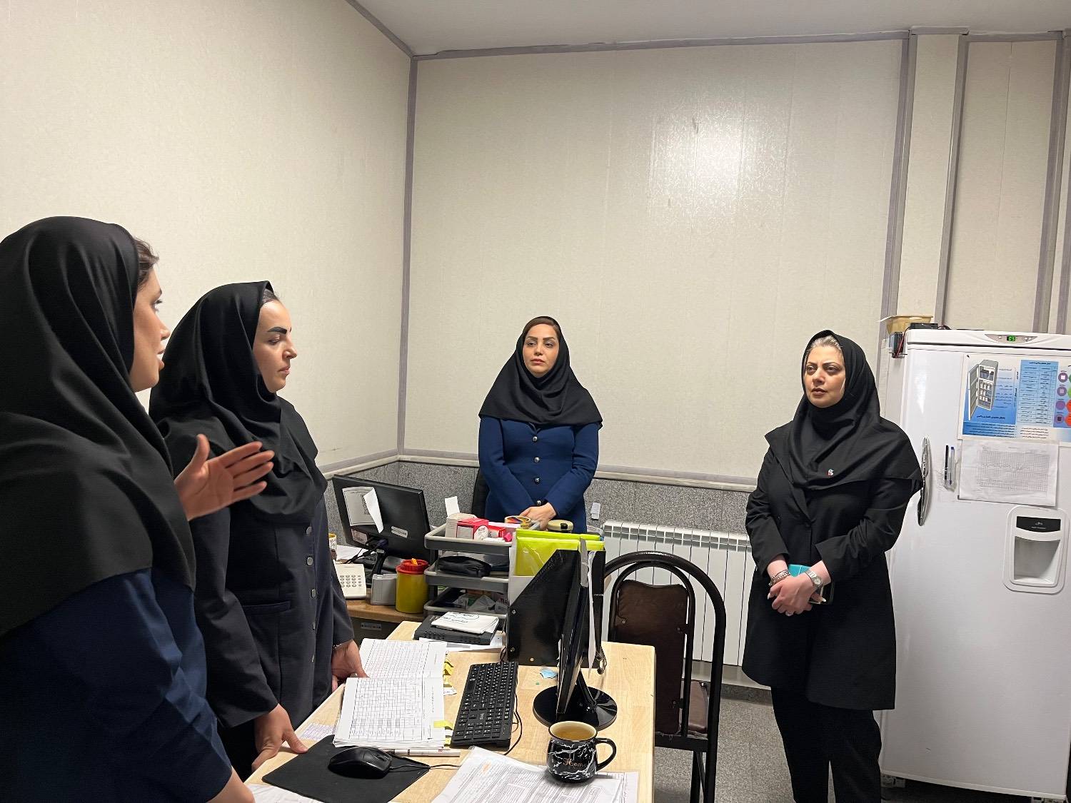 بازدید سرزده معاون بهداشت شبکه از مرکز خدمات جامع سلامت امام حسین (ع)