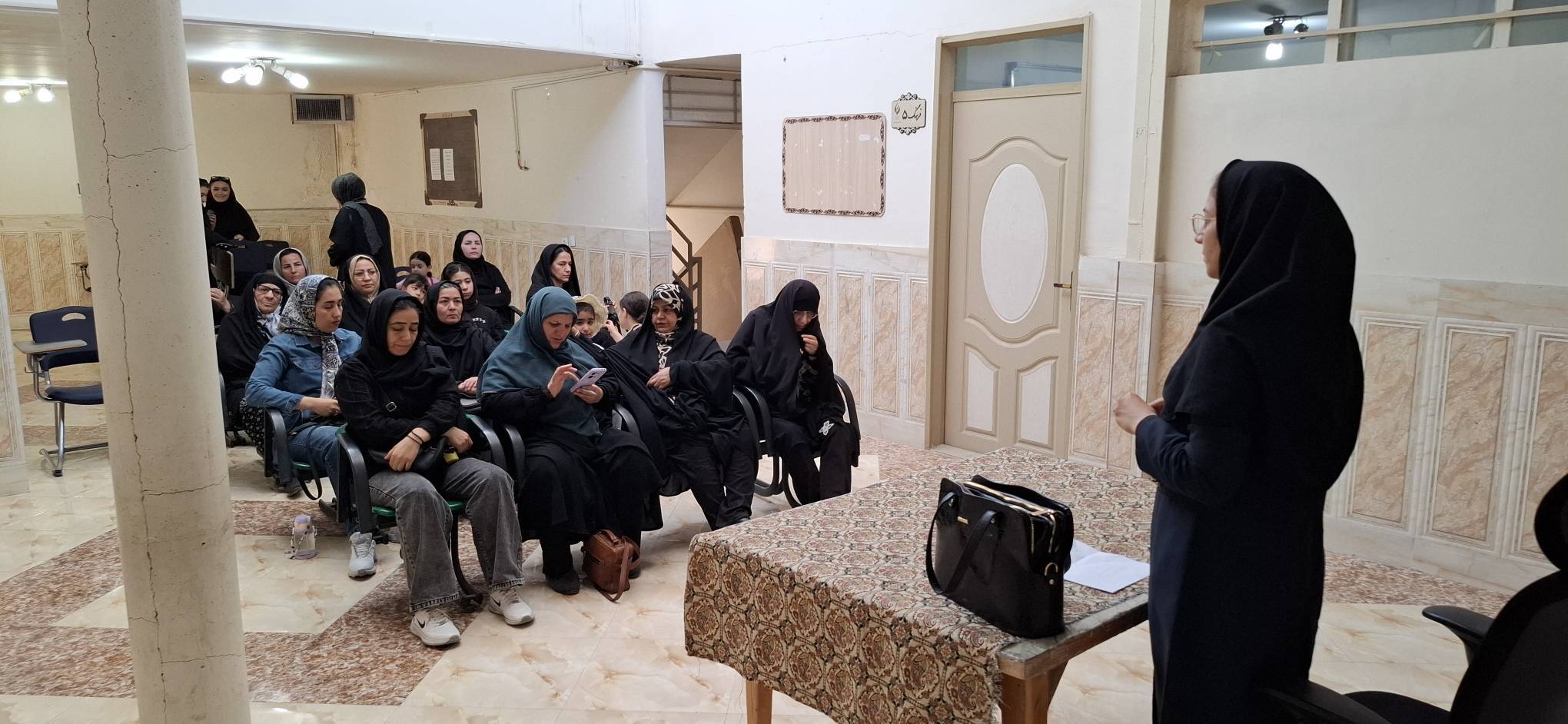برگزاری جلسه آموزشی نحوه تعامل و گفت‌وگوی والدین و فرزندان در فرهنگسرای خانواده شهرستان قدس
