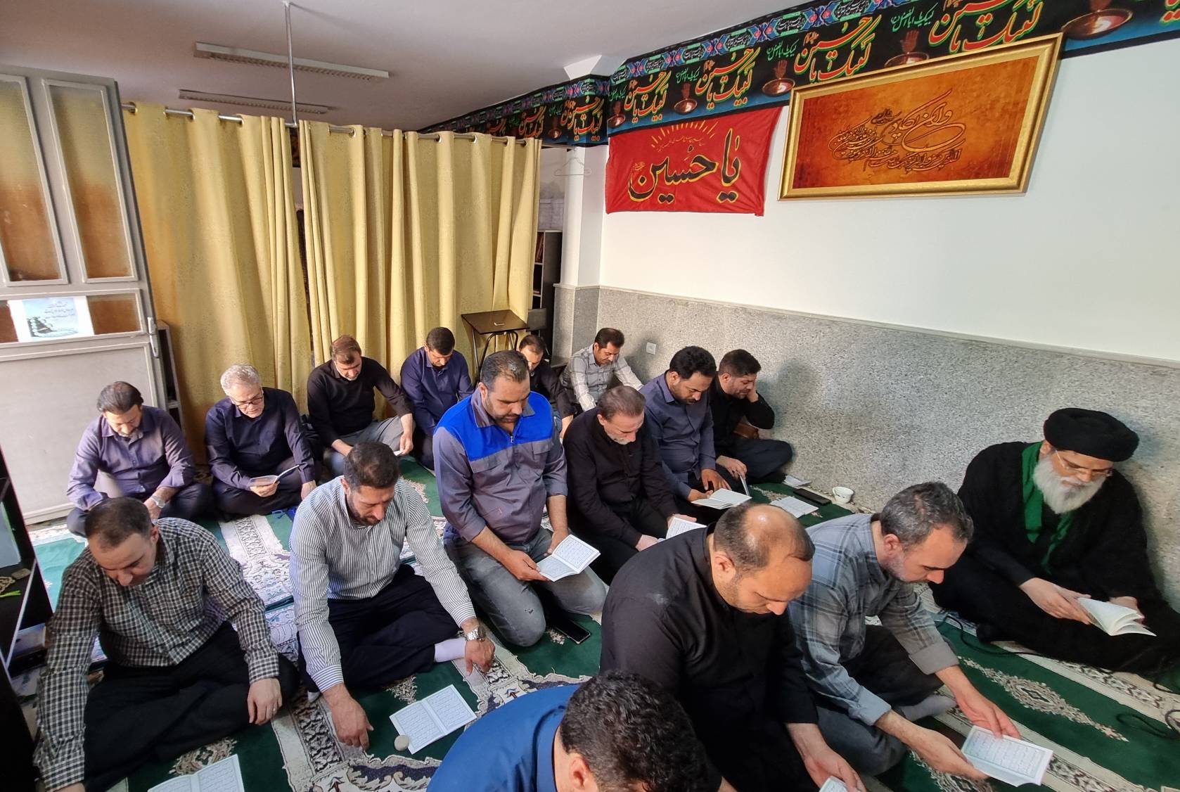 برگزاری مراسم دهه اول محرم و زیارت عاشورا در ستاد شبکه بهداشت و درمان شهرستان قدس