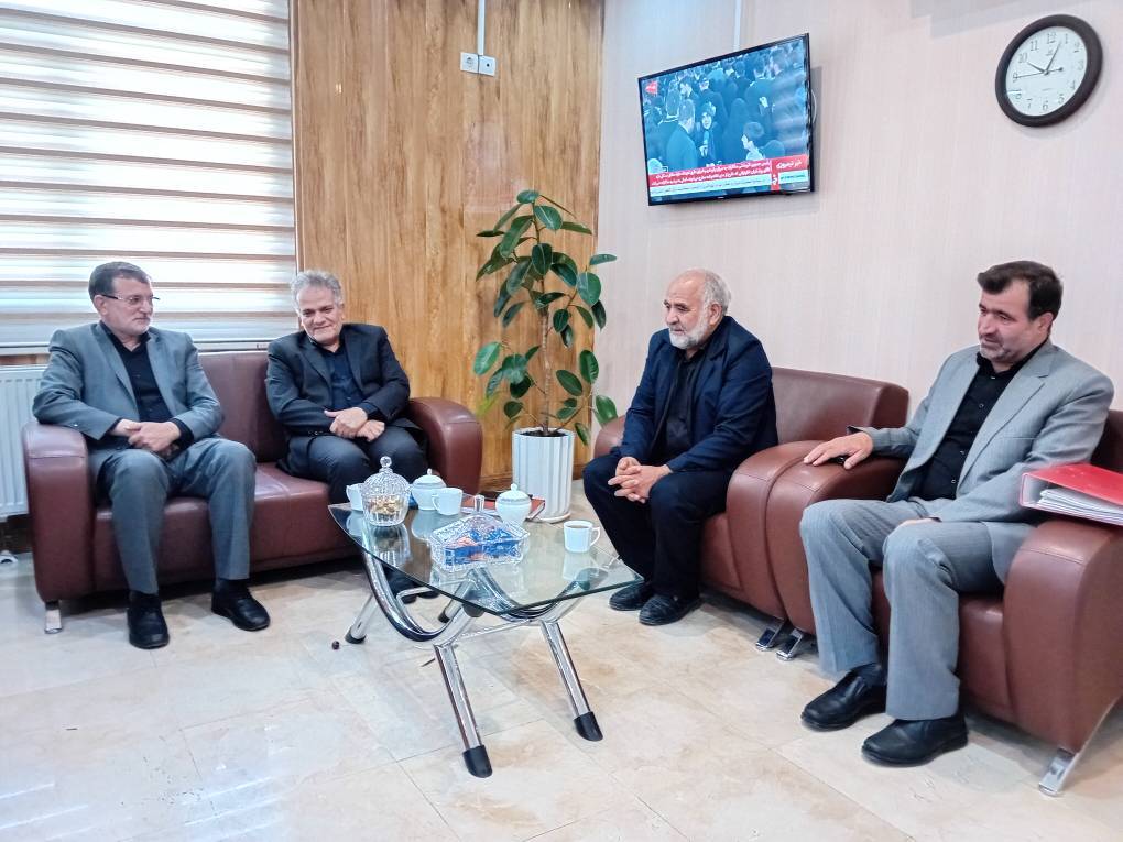 تأکید بر تقویت زیرساخت‌های سلامت شهرستان قدس؛ بازدید نماینده مجلس از شبکه بهداشت و درمان