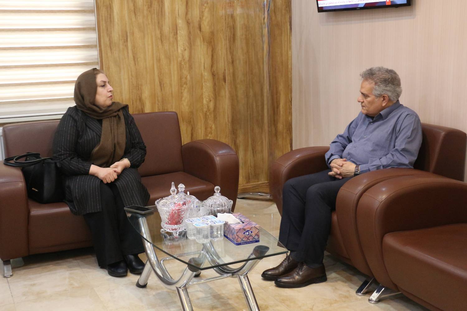 دیدار نماینده گروه ماماهای بخش خصوصی شهر قدس با سرپرست شبکه بهداشت و درمان شهرستان به مناسبت روز ماما