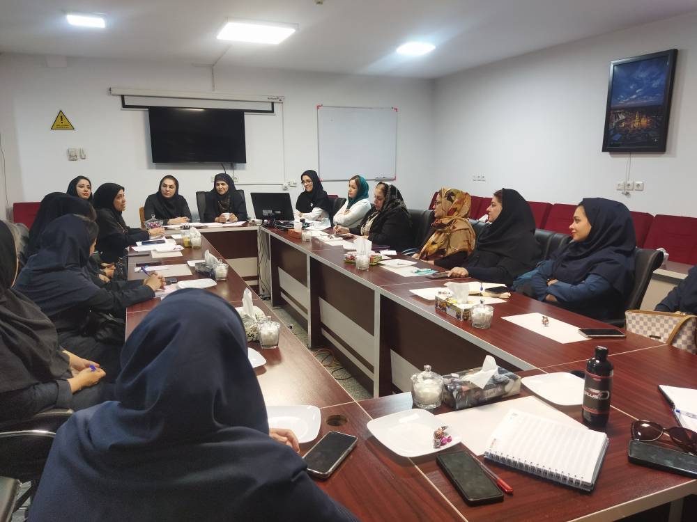 جلسه ترویج زایمان طبیعی در بیمارستان ۱۲ بهمن برگزار شد