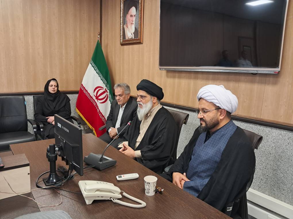تقدیر از مدیر شبکه بهداشت و درمان شهرستان قدس با حضور نماینده نهاد مقام معظم رهبری دانشگاه علوم پزشکی ایران