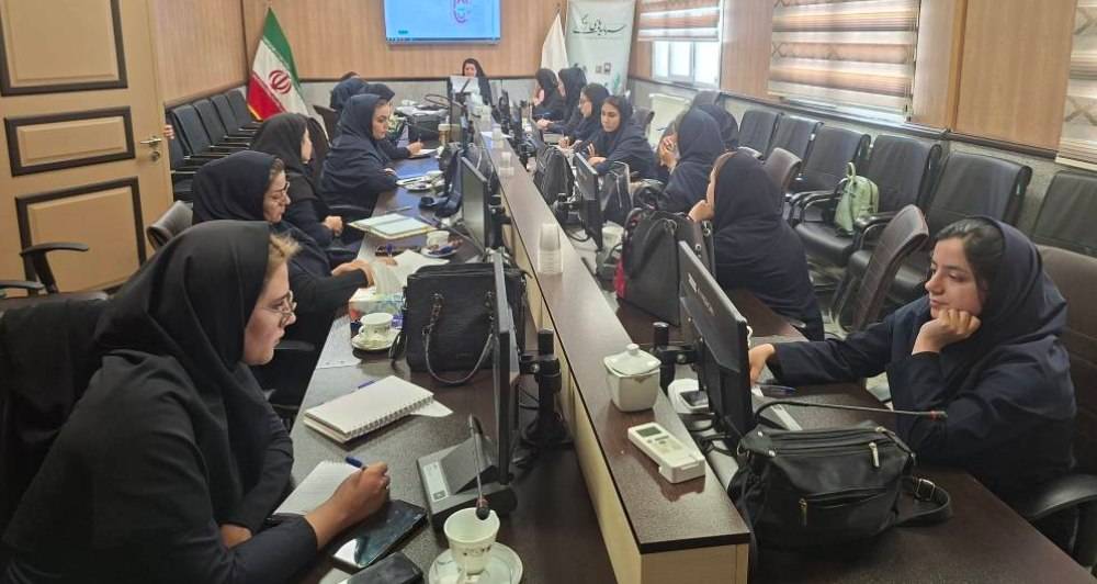 برگزاری جلسه آموزشی و هماهنگی برنامه سلامت دهان و دندان دانش‌آموزان ابتدایی در شبکه بهداشت قدس
